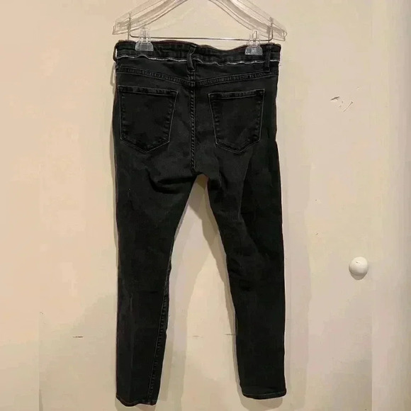 Frame Denim Le Garcon Black
Zipper Trim Jeans - Picture 3 of 5